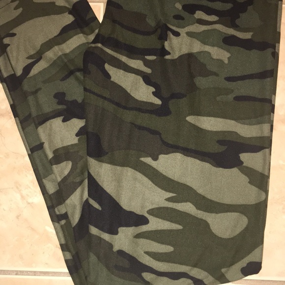 ‼️Last One‼️OS Camo Print Leggings - Picture 3 of 5